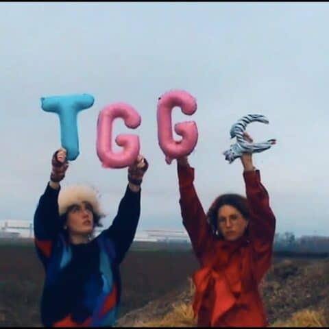 il s'agit de la chanson "TGGC" du groupe de musique pink punk de grife qui figure sur leur album "Soeur d'oranger" sorti en 2026