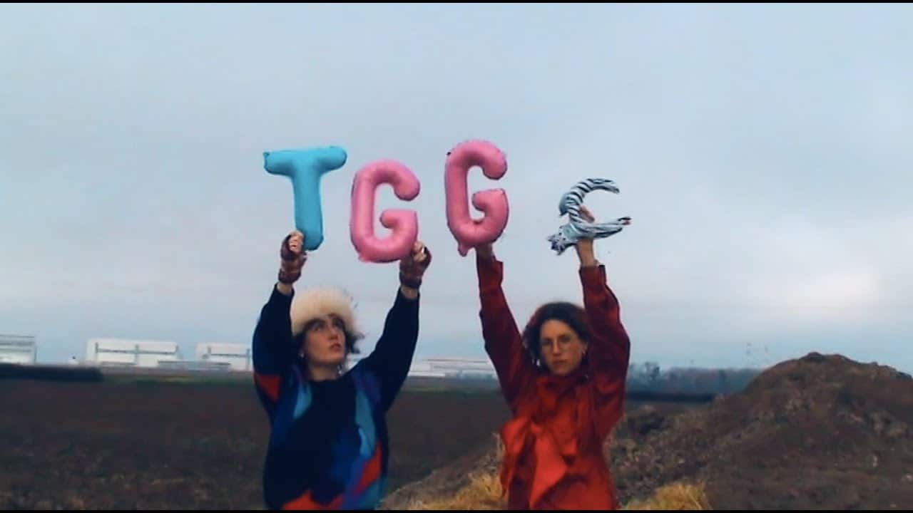 il s'agit de la chanson "TGGC" du groupe de musique pink punk de grife qui figure sur leur album "Soeur d'oranger" sorti en 2026